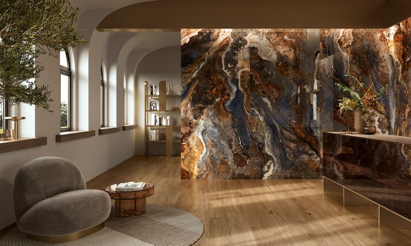 Living modern cu lastre ceramice mari cu aspect de onix în tonuri maro și negre